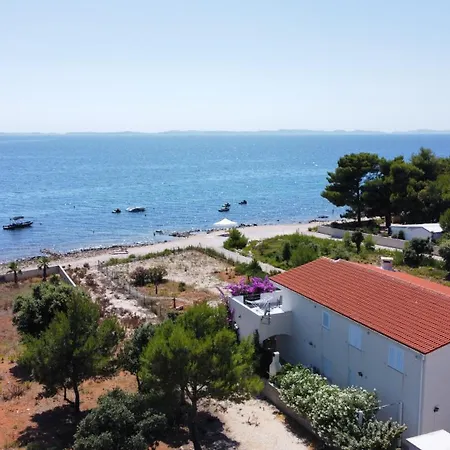 Apartment Mirakul Vir