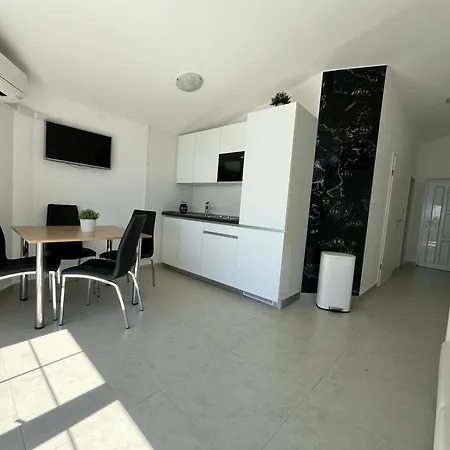 Apartament Mirakul *