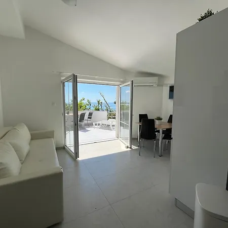 Apartment Mirakul Vir