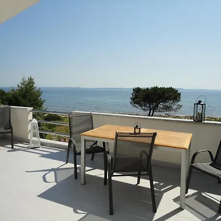 Apartment Mirakul Vir