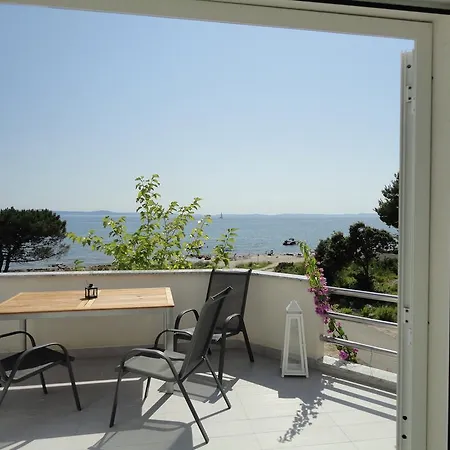 Apartment Mirakul Vir